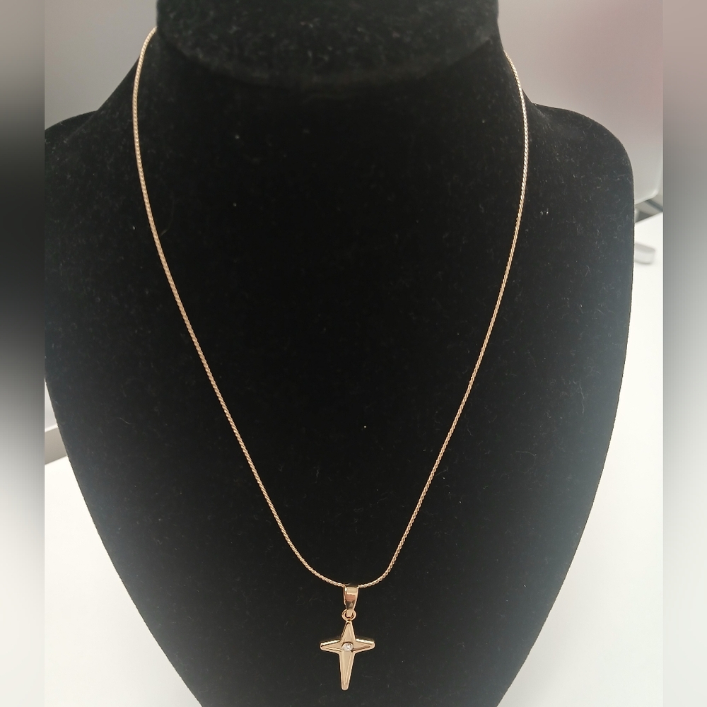 Nwot 18k Gold Plated Cross Star Pendant On 16" Chain/ Necklace by Pretty Bird - Picture 9 of 9